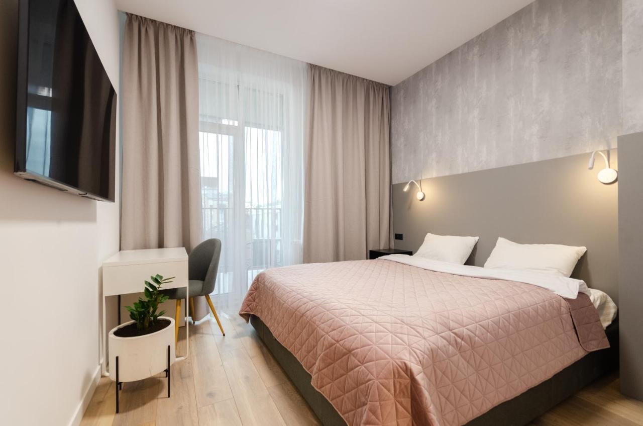 Petrovdom 166-3B In Beautiful Apartments In Rc "Yaroslaviv Grad" Kiev Exterior foto