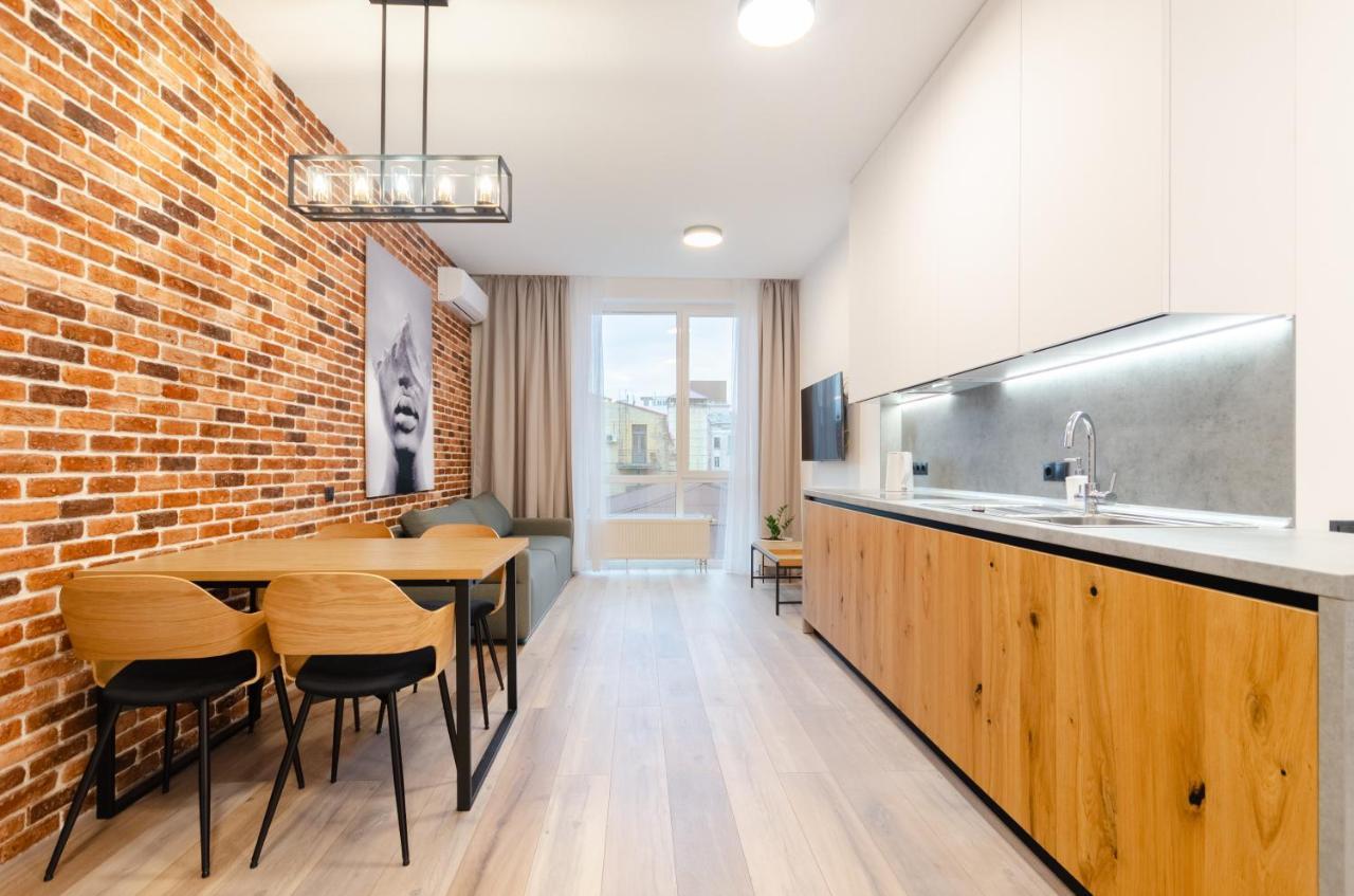 Petrovdom 166-3B In Beautiful Apartments In Rc "Yaroslaviv Grad" Kiev Exterior foto