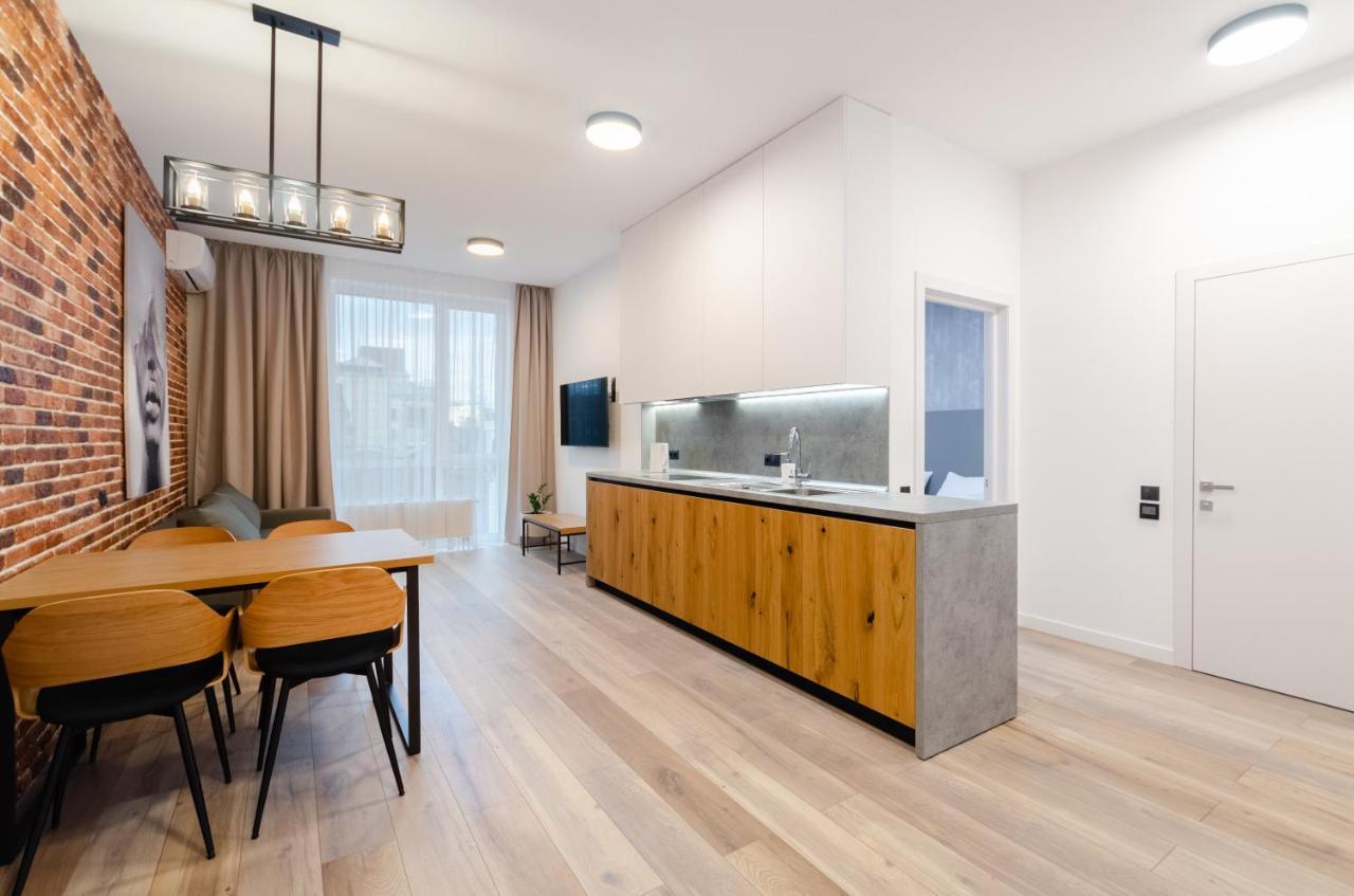 Petrovdom 166-3B In Beautiful Apartments In Rc "Yaroslaviv Grad" Kiev Exterior foto