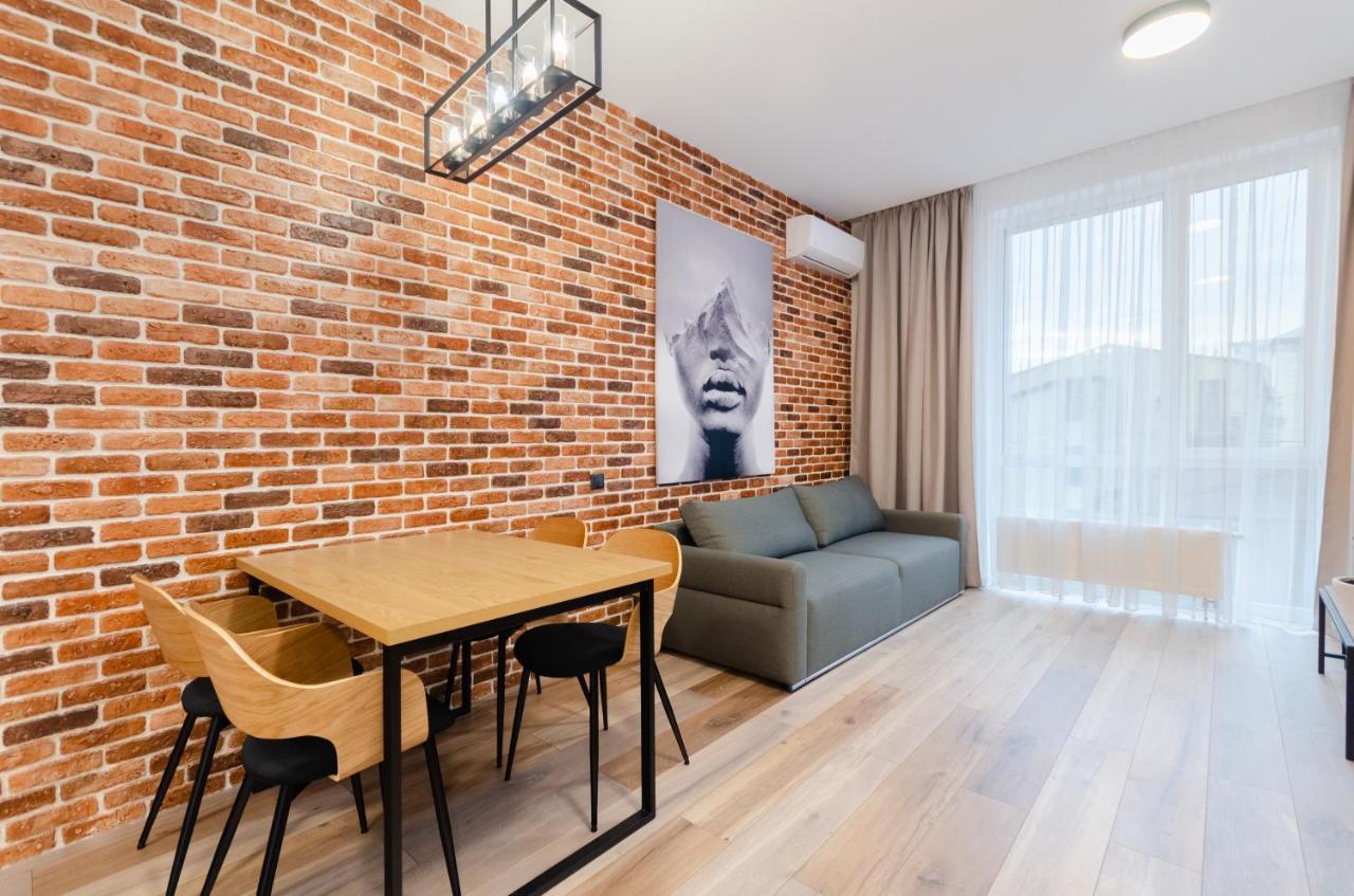 Petrovdom 166-3B In Beautiful Apartments In Rc "Yaroslaviv Grad" Kiev Exterior foto