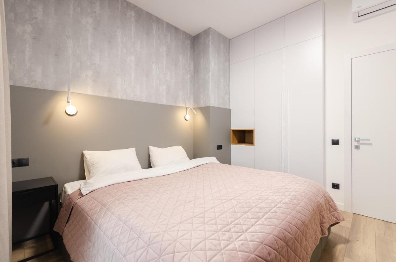 Petrovdom 166-3B In Beautiful Apartments In Rc "Yaroslaviv Grad" Kiev Exterior foto