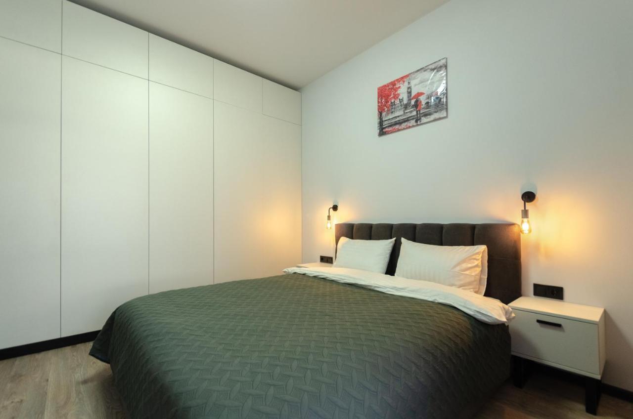 Petrovdom 166-3B In Beautiful Apartments In Rc "Yaroslaviv Grad" Kiev Exterior foto
