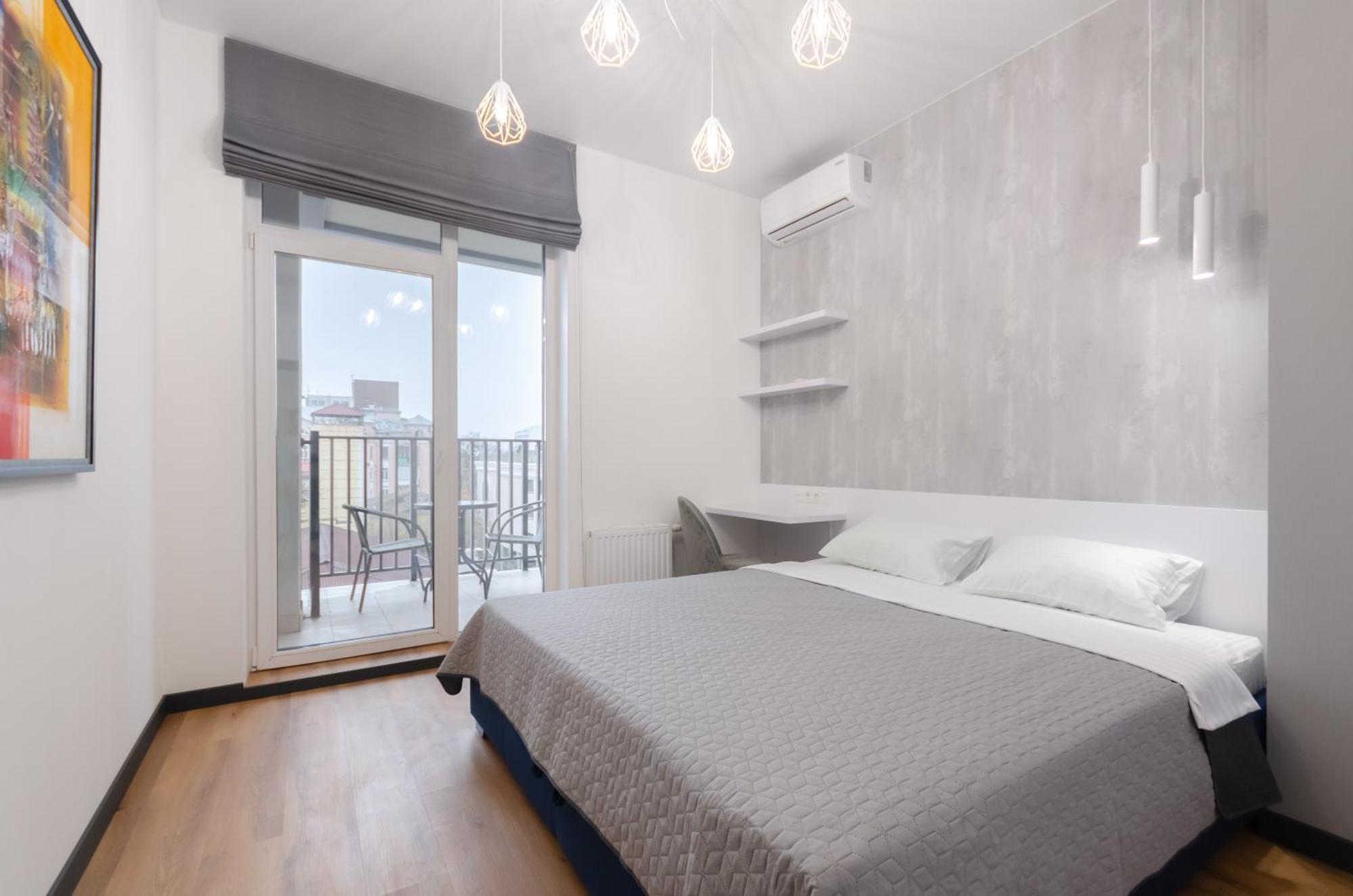 Petrovdom 166-3B In Beautiful Apartments In Rc "Yaroslaviv Grad" Kiev Exterior foto