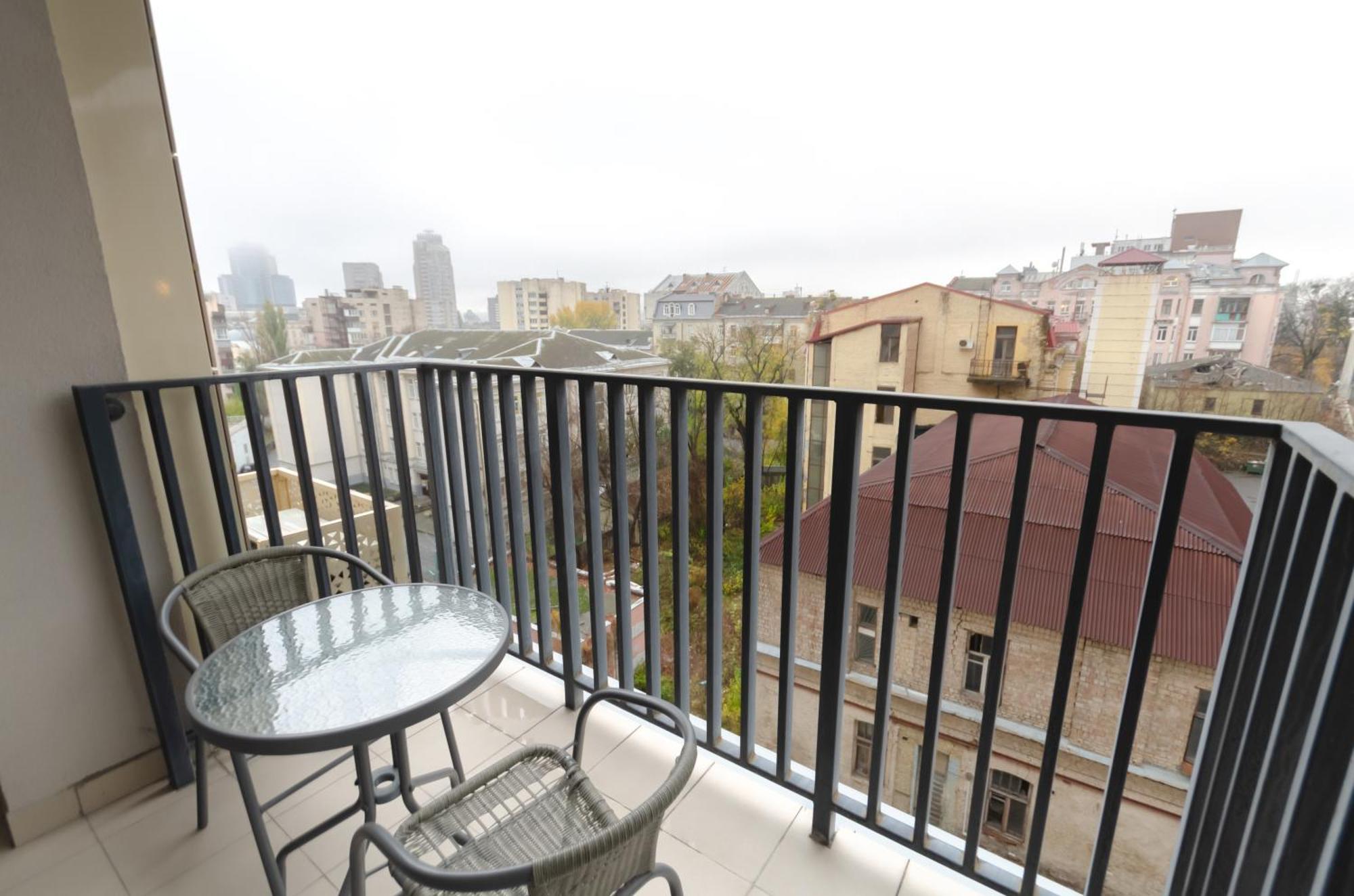 Petrovdom 166-3B In Beautiful Apartments In Rc "Yaroslaviv Grad" Kiev Exterior foto